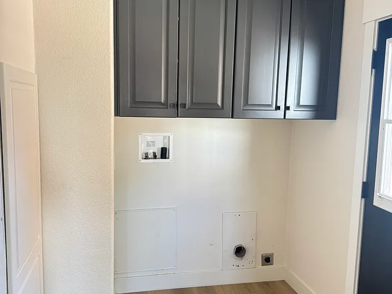 264 N 100 W — Photo 36