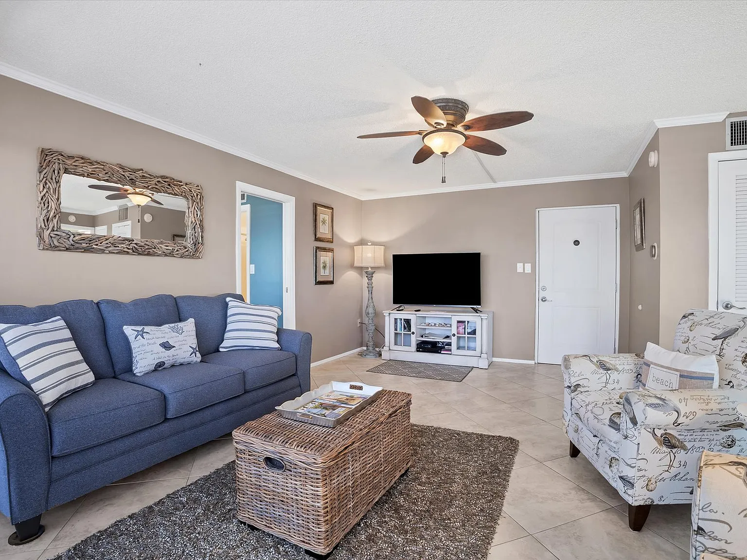 2 bed, 939 sqft, $2,300 — Photo 4
