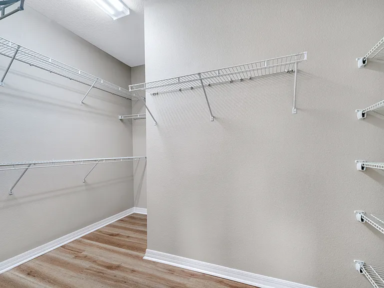 8161 Laureate Blvd — Photo 16