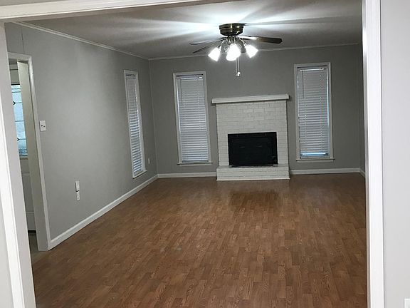 3rd image of 1195 Brado Dr