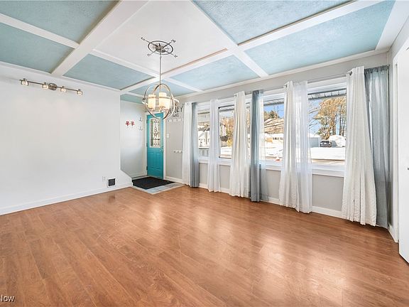 2nd image of 1264 Center Ave