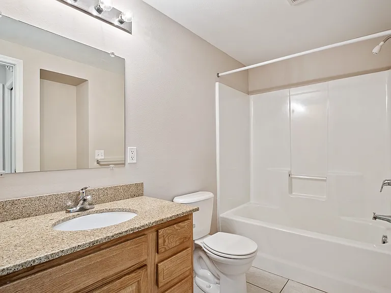 Georgetown West — Photo 39