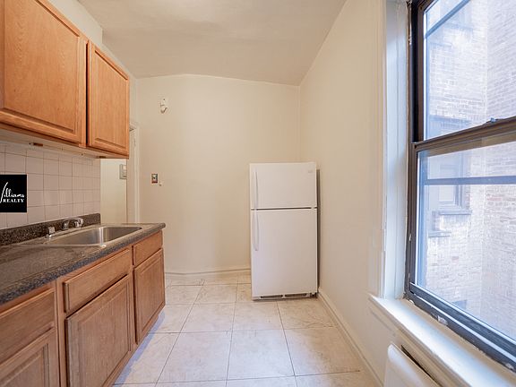3rd image of 214 Sullivan Pl #C11
