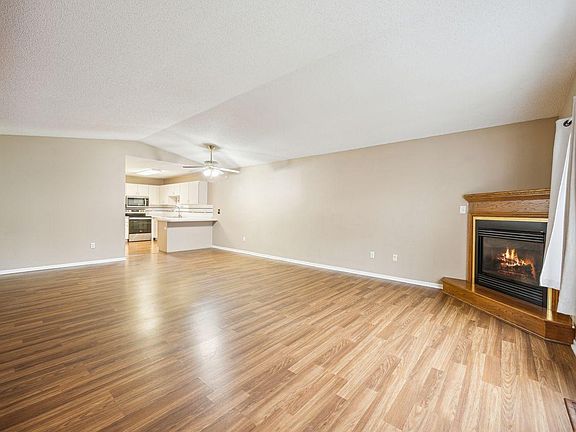 5th image of 406 5th Ave N