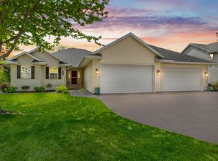 3219 E Fallcreek Ln, Appleton, WI 54913