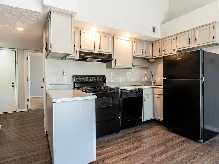 Midtown Place Apartments — Photo 38