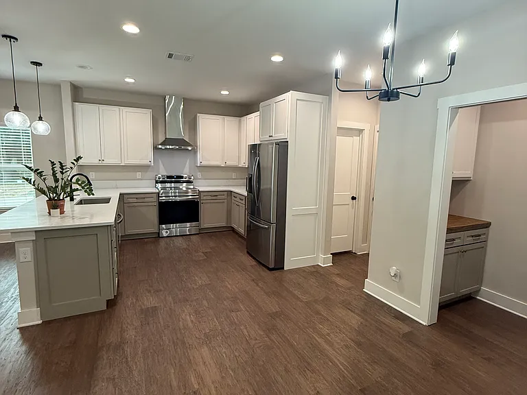 1535 Larkspur Dr — Photo 3