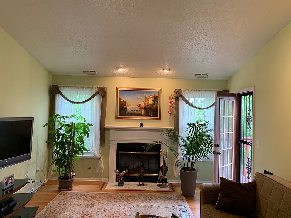1st image of 713 Elizabeth Dr #24-D