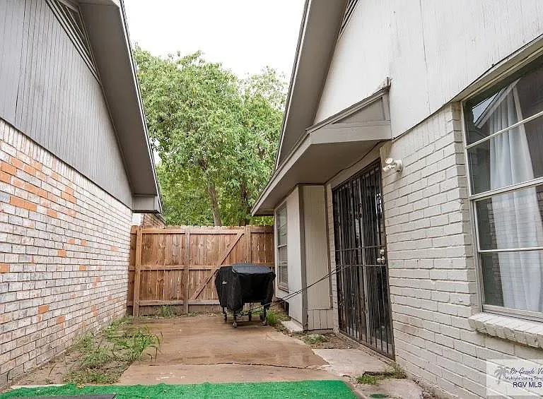 1809 S Williams Ln — Photo 21