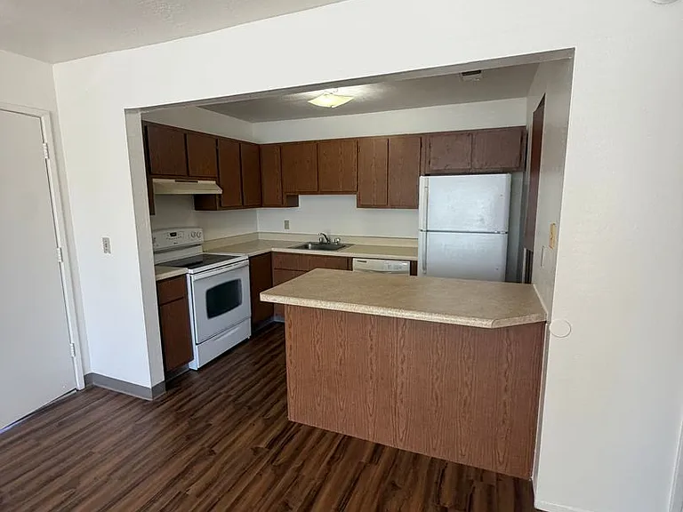 1200 S Riordan Ranch St #95 — Photo 2