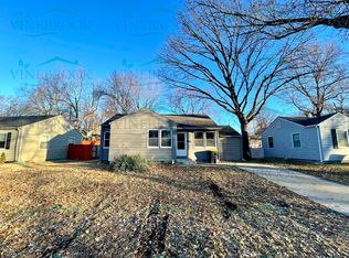 1100 NE 43rd St, Kansas City, MO 64116