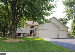 8373 Beacon Rd, Woodbury, MN 55125