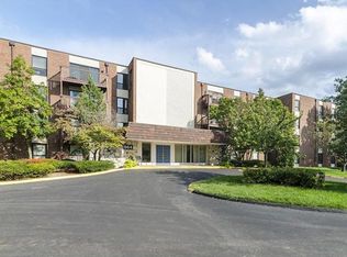 564 Sarah Ln APT 106, Saint Louis, MO