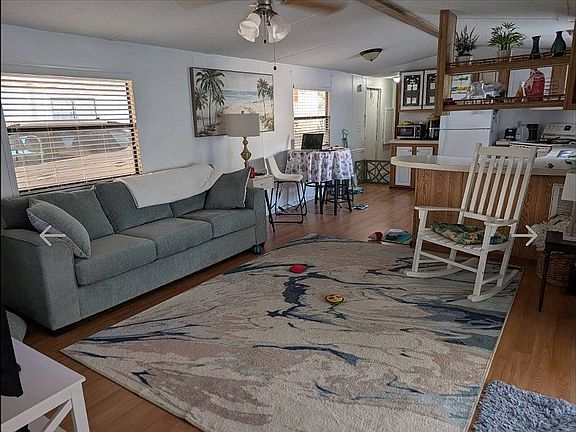 4th image of 218 Taho Cir