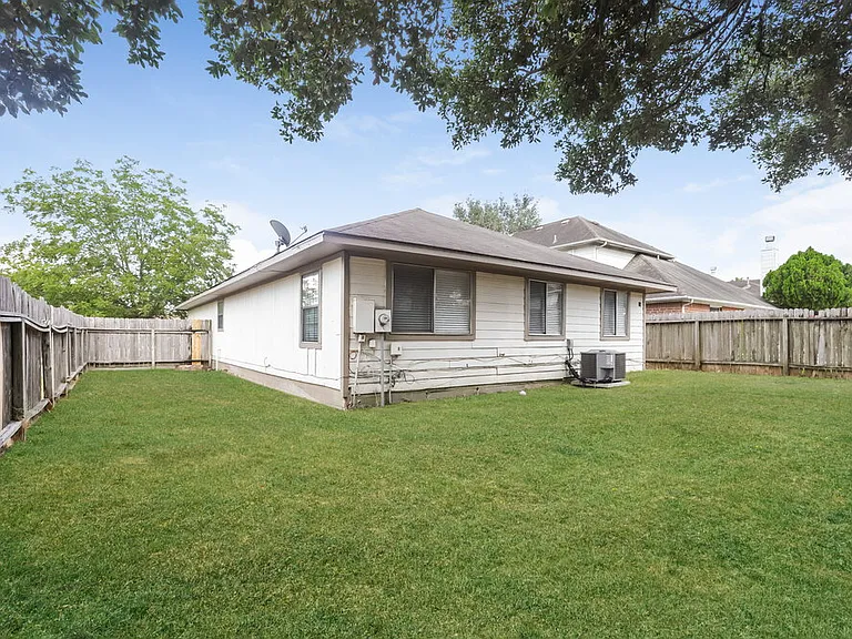 6395 Crossway Dr — Photo 25