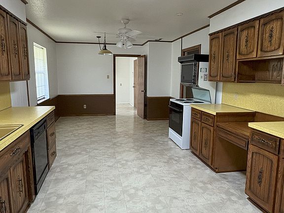 5th image of 4907 Twin Oak Dr