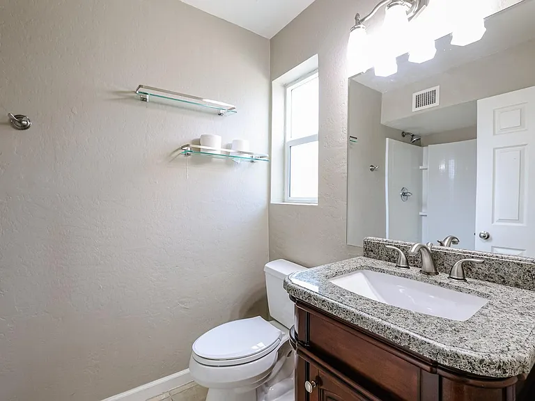 1005 E Cavalier Dr — Photo 18