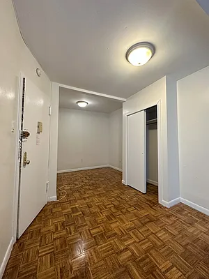 Rented by Peter R. Hungerford, LREB | media 5