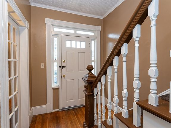 3rd image of 10 Fay St