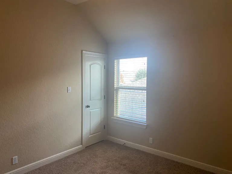 12234 Chambers Cv — Photo 36