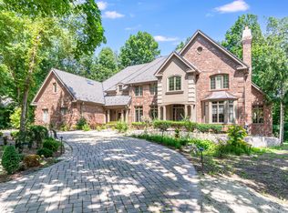 818 Fox Glen Dr, St Charles, IL 60174