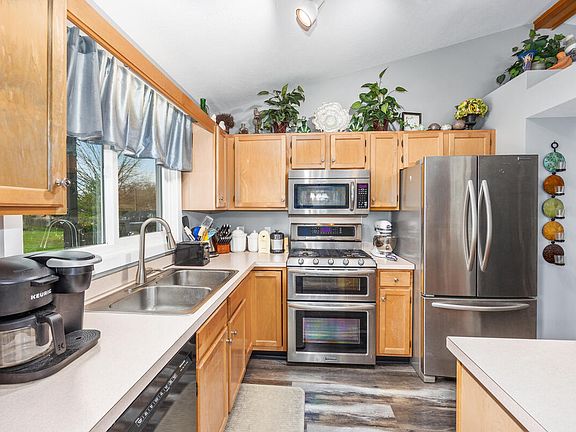 4th image of 4760 Meadow Lake Dr SE