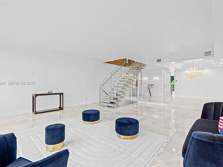 6124 Paradise Point Dr — Photo 17
