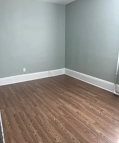 39 Manning Ave #1 — Photo 2