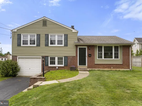 8 Grubb Rd, Malvern, PA 19355