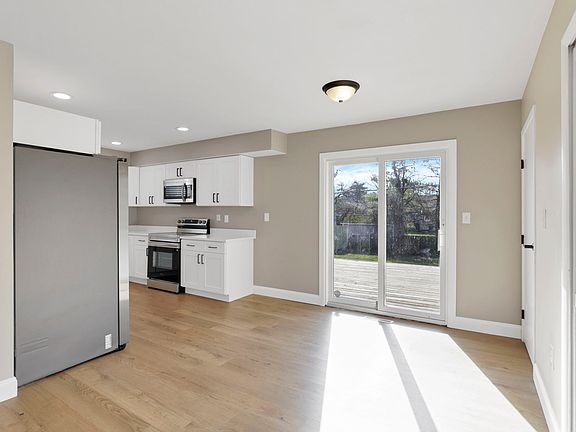 4th image of 6407 Silverleaf Ave