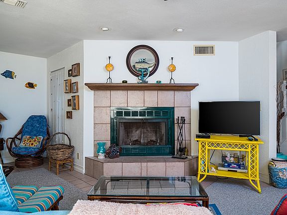 3rd image of 302 Saint Andrews St APT D-101