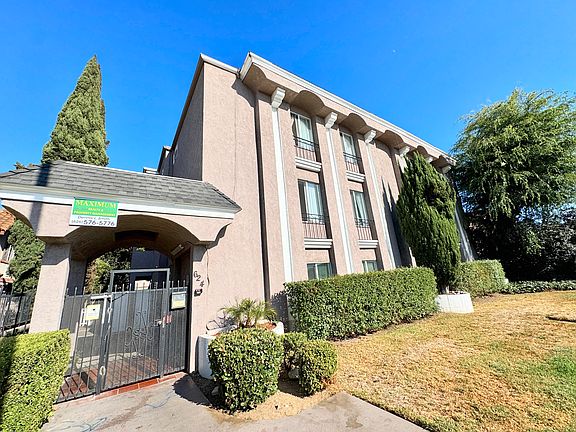 2nd image of 624 N Wilcox Ave APT 18