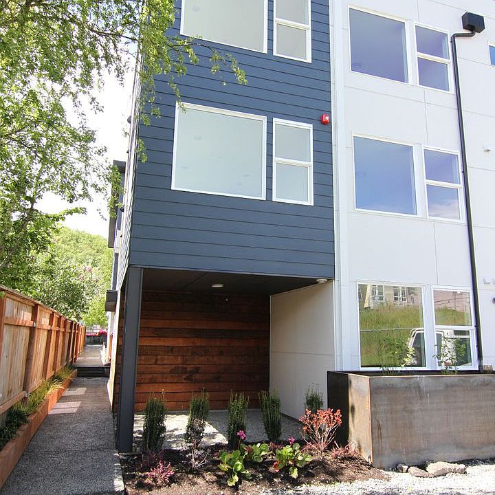 Building Photo 3