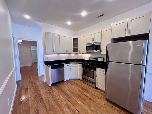 3rd image of 150 1/2 M St #3