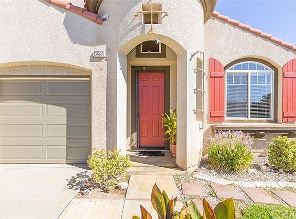 5th image of 23556 Hamlin Ct