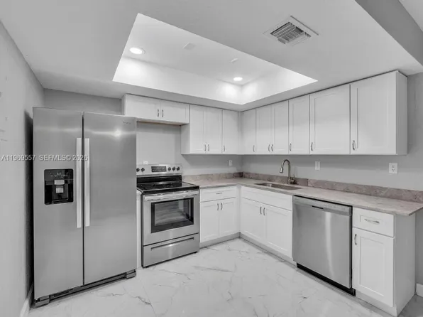 34 Meacham Ln, Tamarac, FL 33319