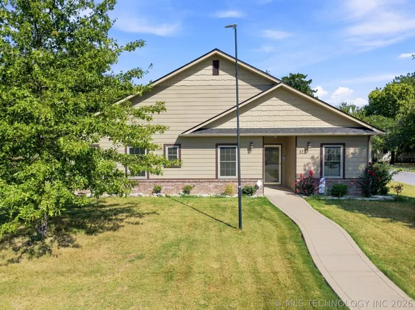 323 S B St, Skiatook, OK 74070
