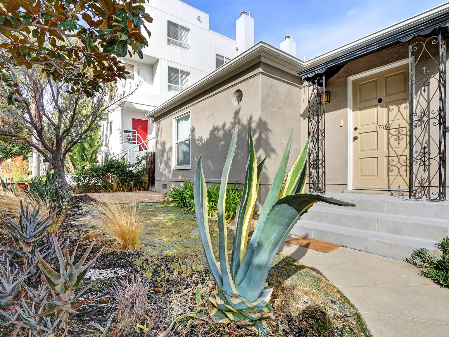 1746 Glendon Ave — Photo 1