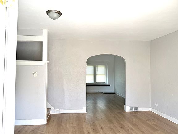 2nd image of 1365 W Woodruff Ave
