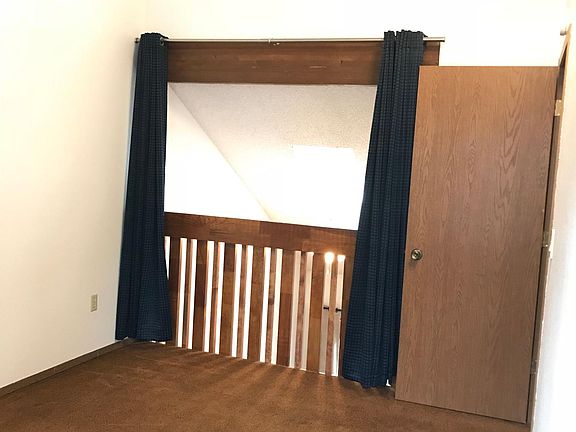 Upstairs loft bedroom