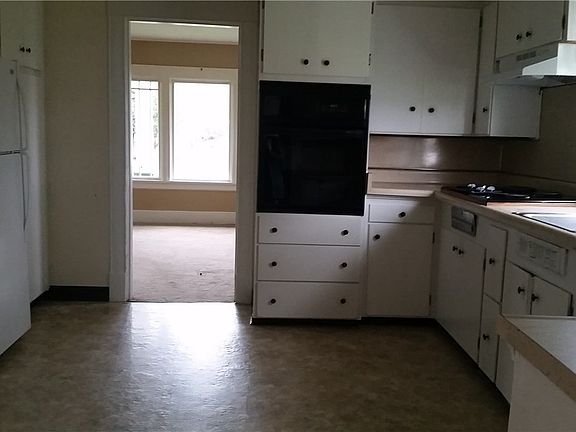 4th image of 320 Jameson Ave