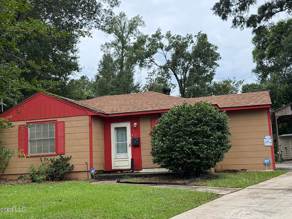 1st image of 10 S Circle Dr