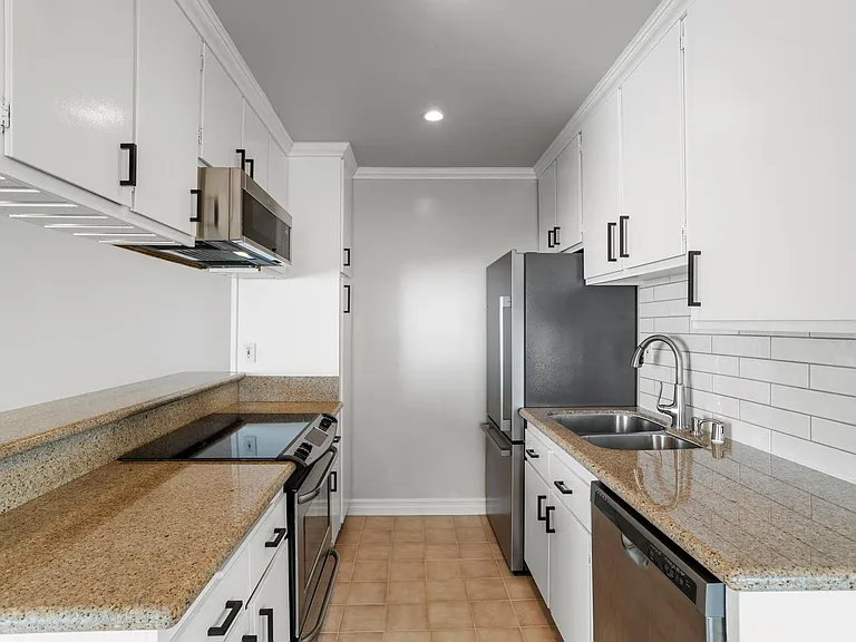 11639 Chenault St #501 — Photo 5