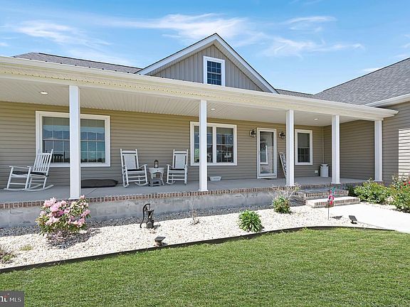3rd image of 21176 Pepper Rd