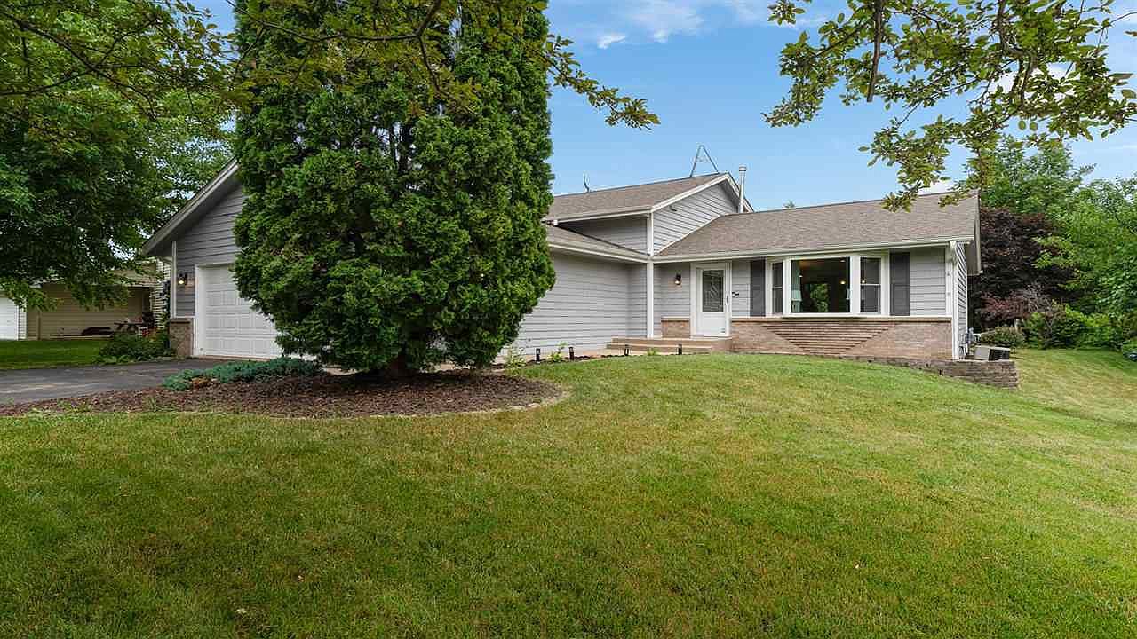 310 Pembroke Rd SW, Poplar Grove, IL 61065 Zillow