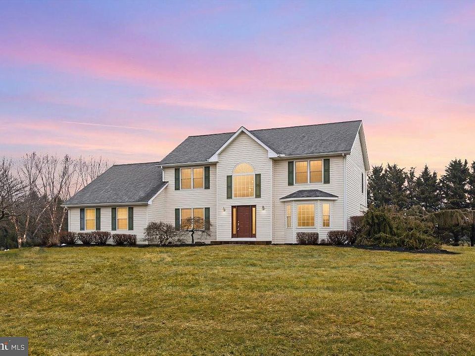 1st image of 54 Meadow Dr