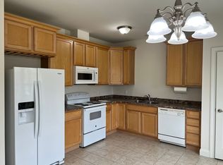 8-15 Gallagher Ln #10, Danbury, CT 06810