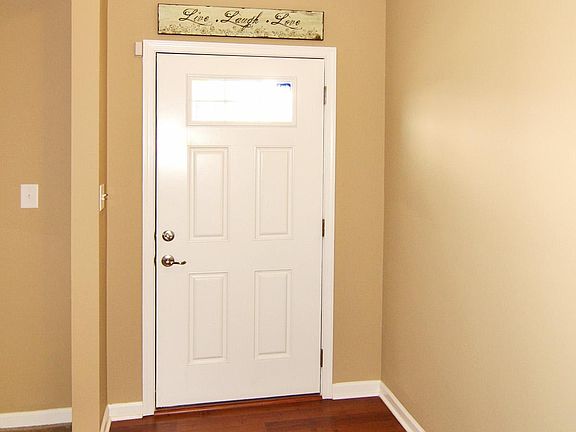 3rd image of 15143 Harmon Pl
