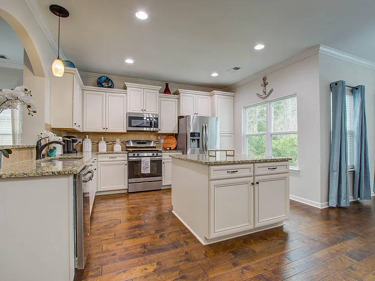 128 Daniels Ridge Dr — Photo 9