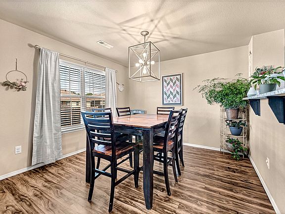4th image of 1025 Rachel St